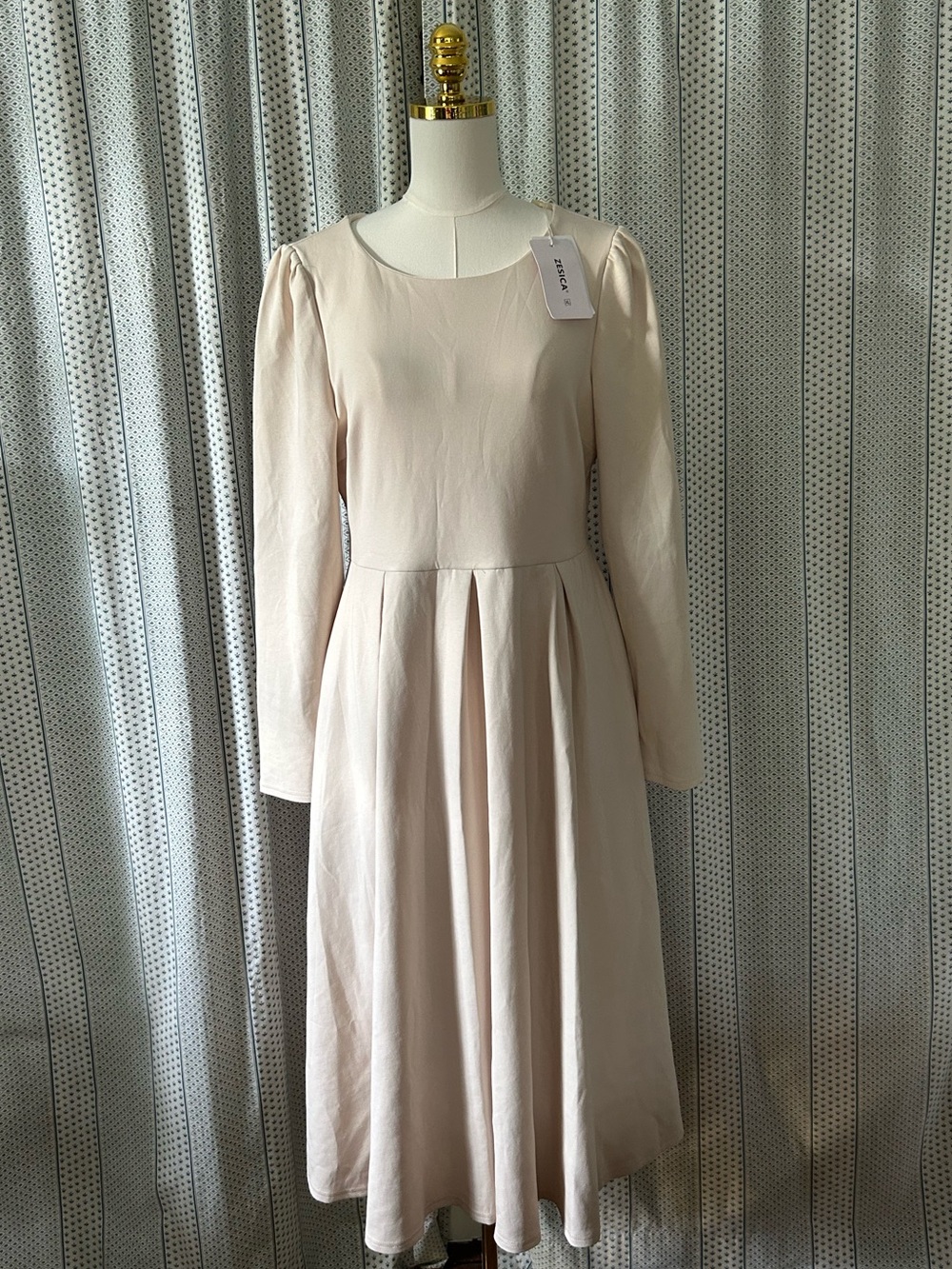 Zesica Long Sleeve Cream Dress